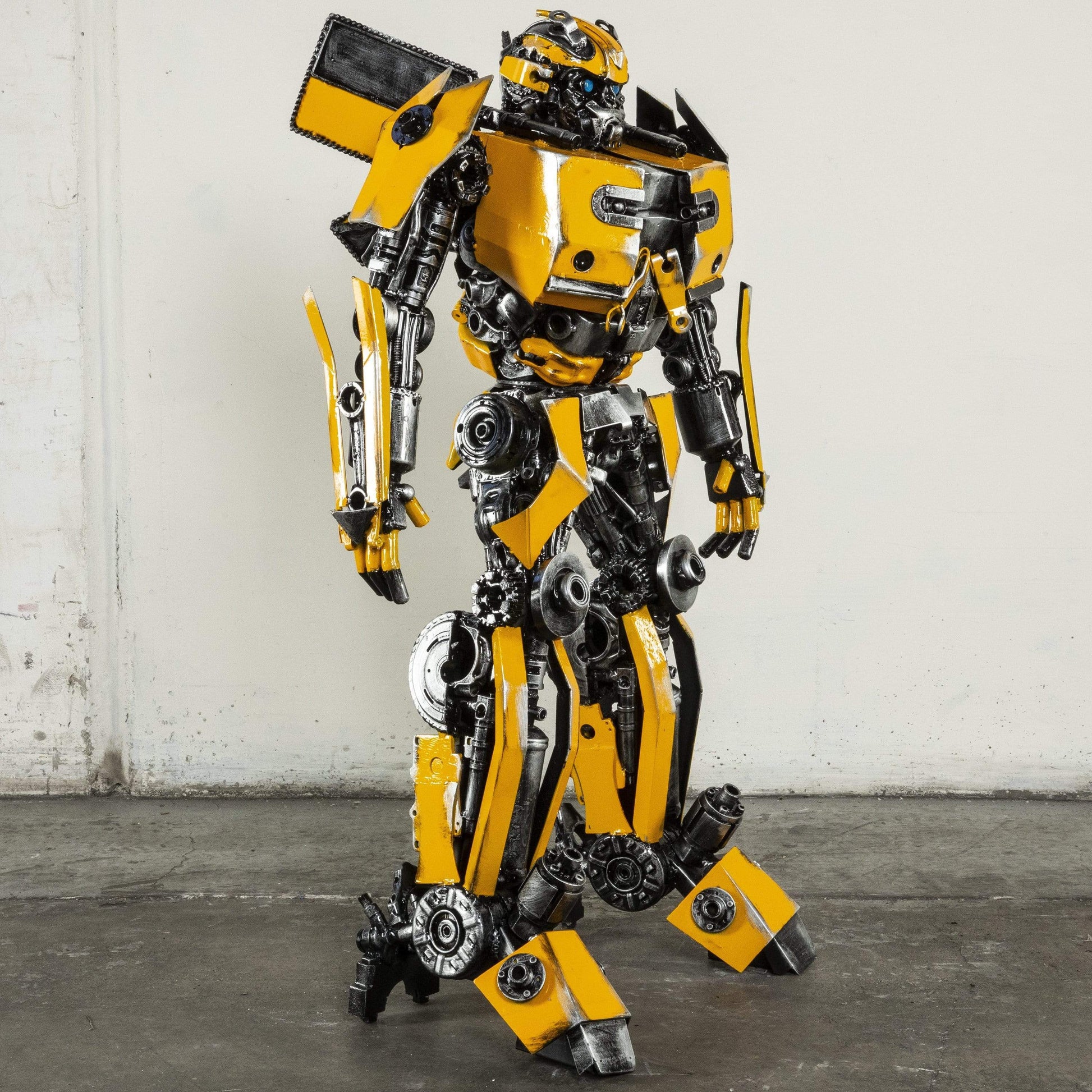 44 inch Bumblebee sculpture detail