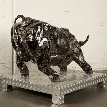 Wall Street bull sculpture rear view
