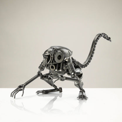 Alien crouched 6.5 inch detail