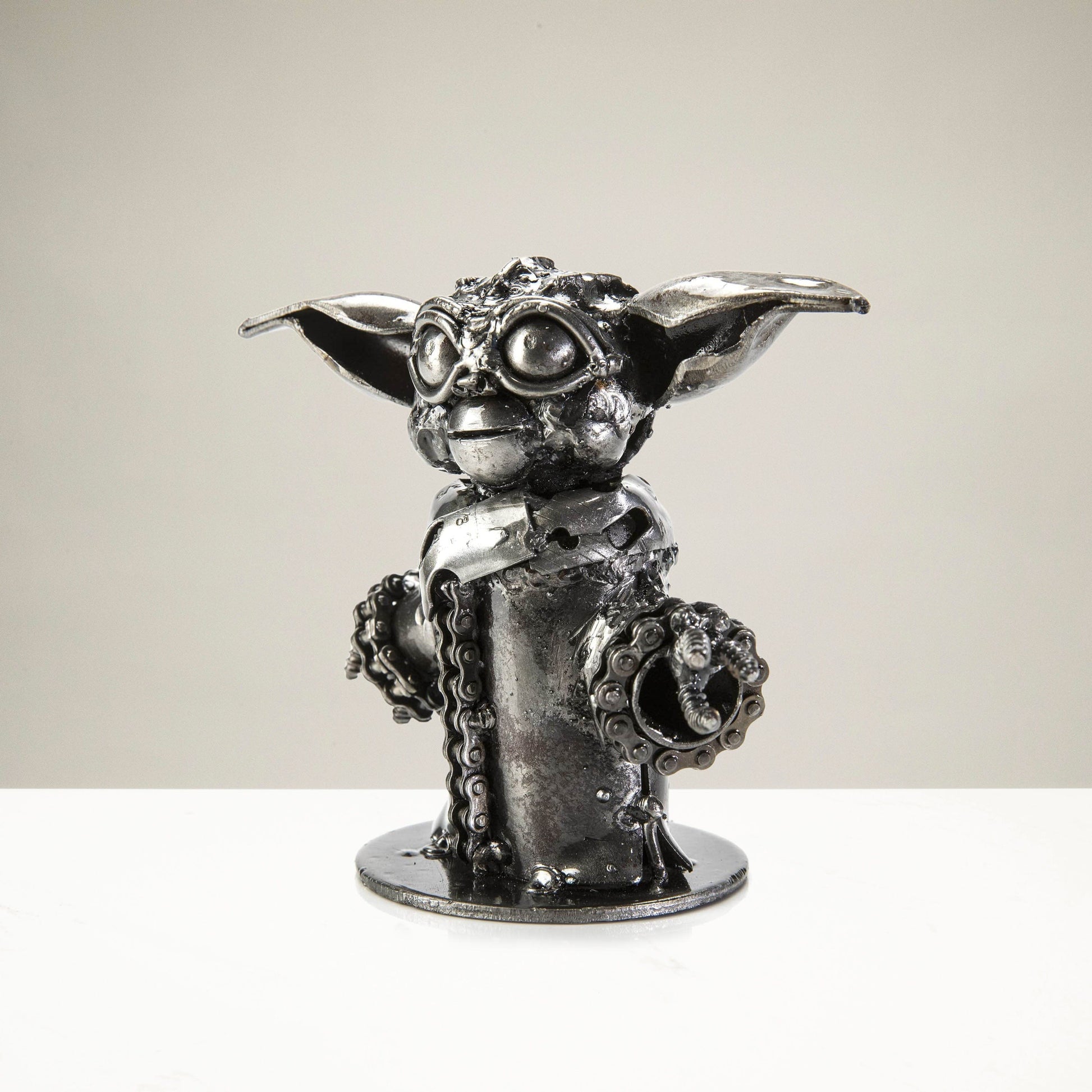 Baby Yoda metal sculpture detail