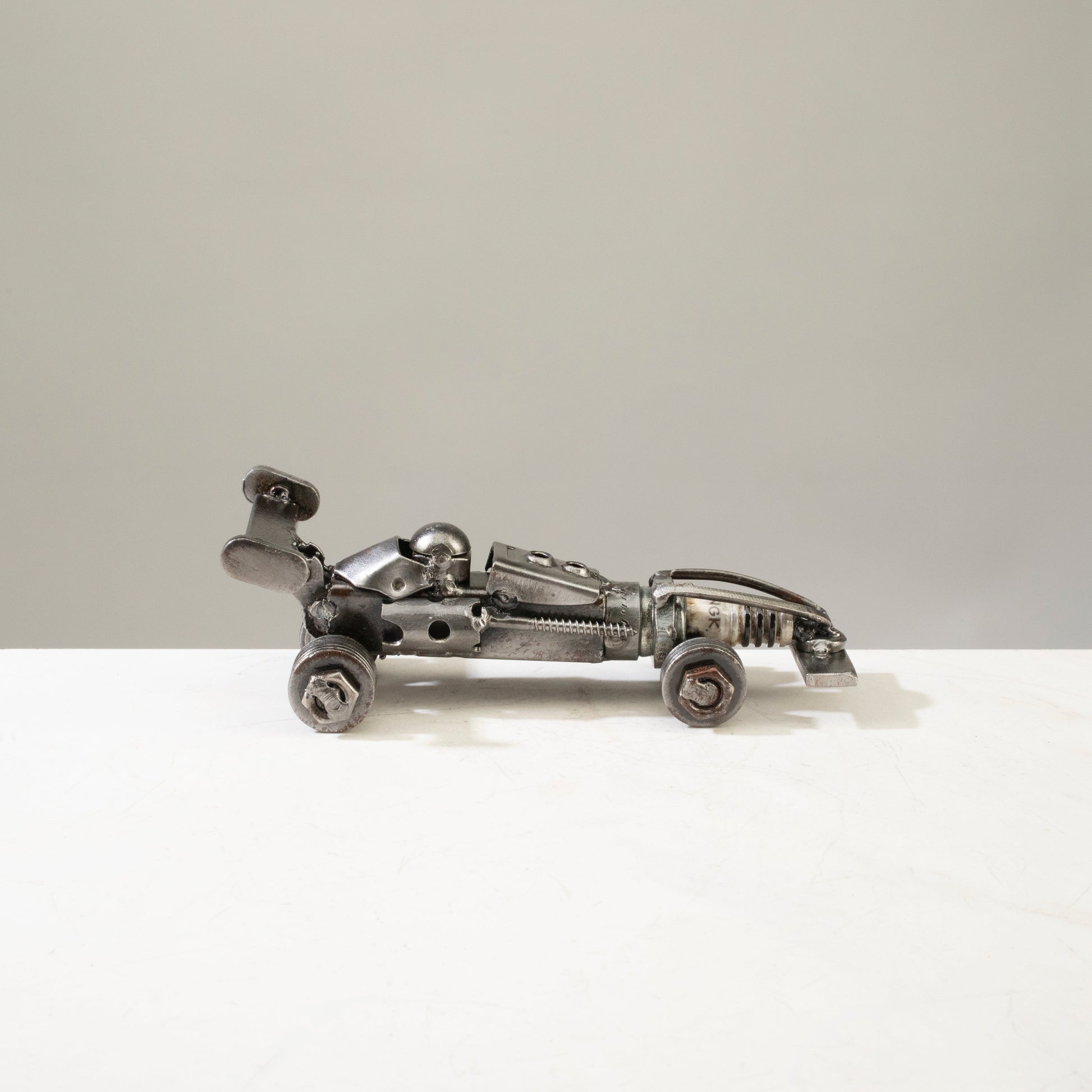 Mini F1 metal car detail
