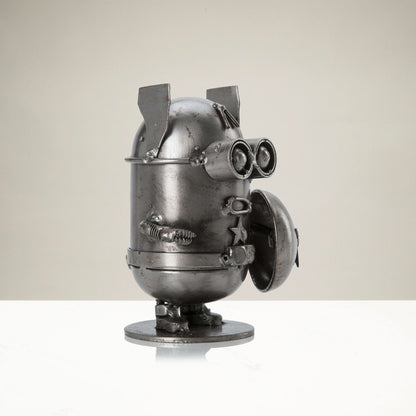Minion Captain America sculpture detail