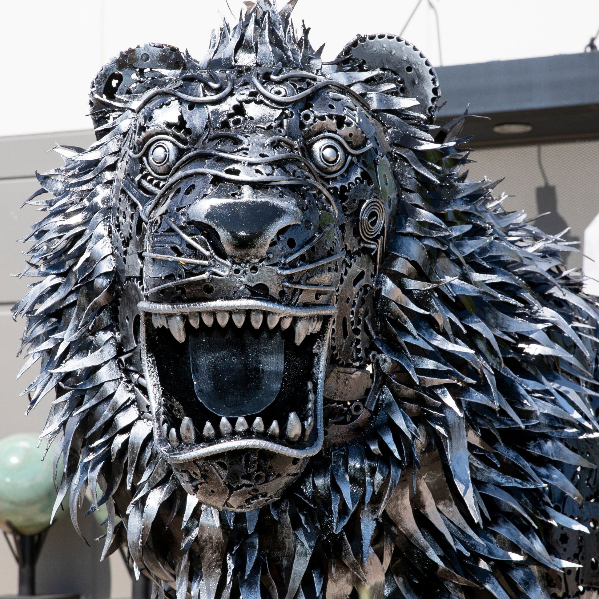 Roaring Lion sculpture face detail