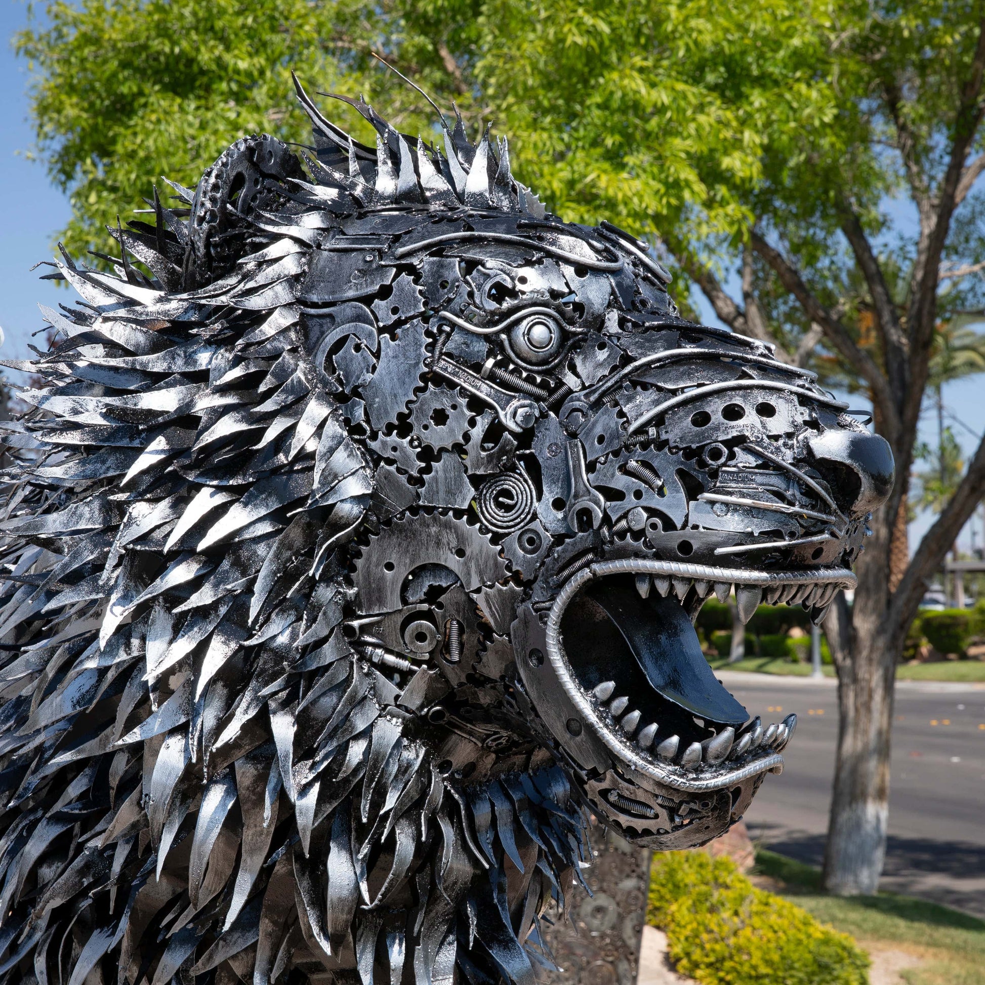 Roaring Lion sculpture parts detail